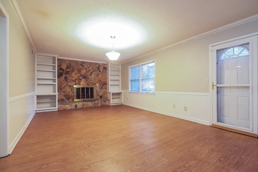 Building Photo - 564 Clubhouse Dr SE