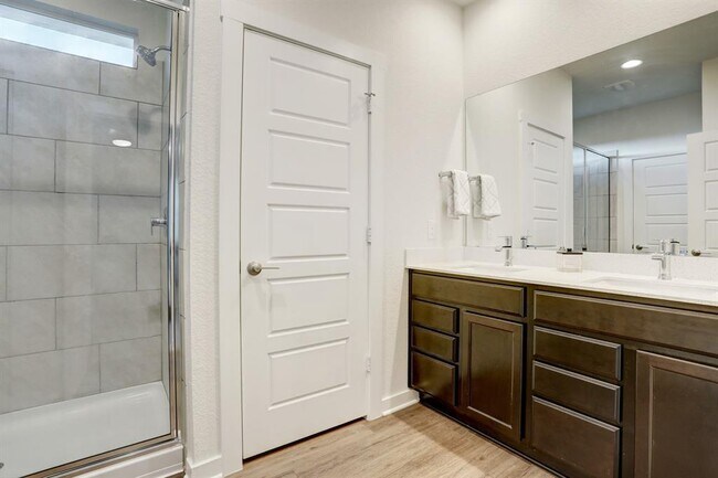 Building Photo - 113 Filifera Ct