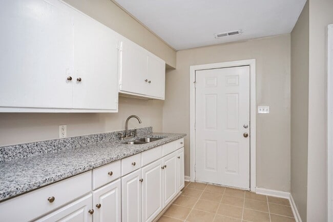 Building Photo - Incredible Value in Sylacauga – Appliances Included & Move-In Ready!