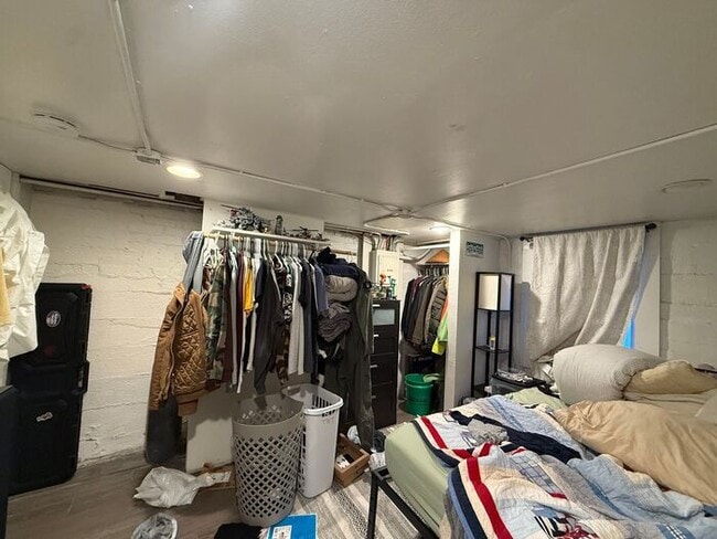 Building Photo - $2,800 | 4 Bedroom, 2 Bathroom House | NO ...