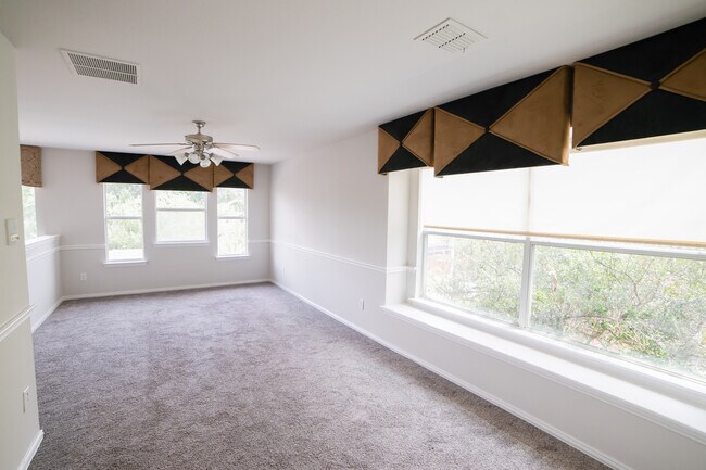 Building Photo - 3416 Ballard Dr