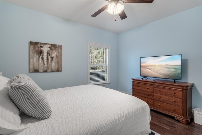 Building Photo - 187 Tropical Breeze Dr