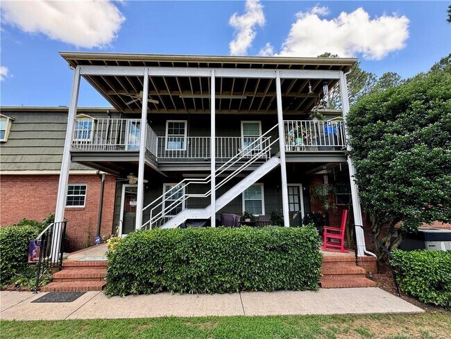 Building Photo - 2601 N Roberts Ave