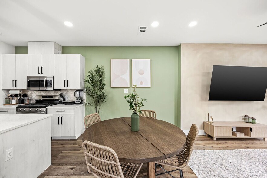 Building Photo - 5702 Riverside Dr