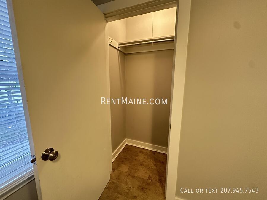 Building Photo - 119 Main St