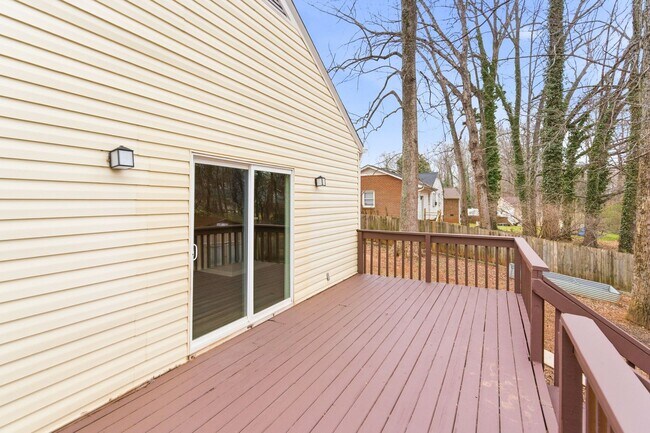 Building Photo - Beautiful, updated 3-bedroom, 2-bathroom brick ranch home in High Point with Fenced in yard