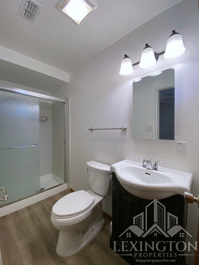 Building Photo - Charming, Orangevale Home with Spacious Yard! – 3BD/2BA