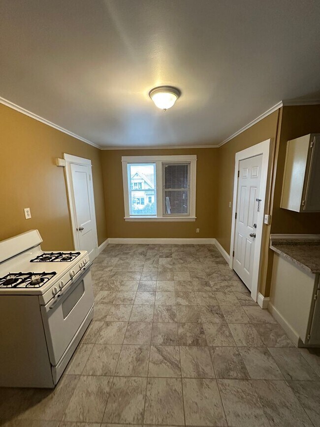 Building Photo - French St. 201-203