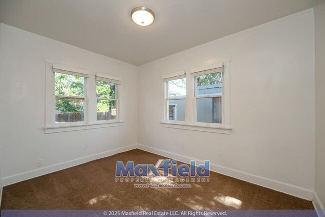 Building Photo - Sugar House Bungalow 2 BD 1 BA 1GA