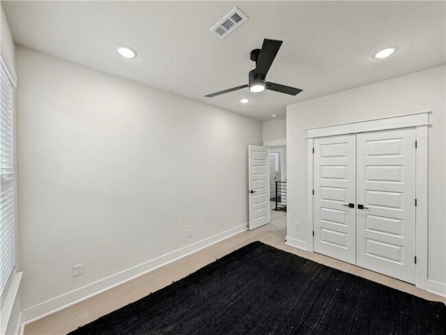 Building Photo - 30 Cromer Dr