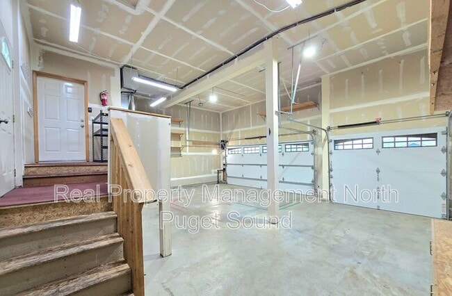 Building Photo - 7627 80th Ave NE