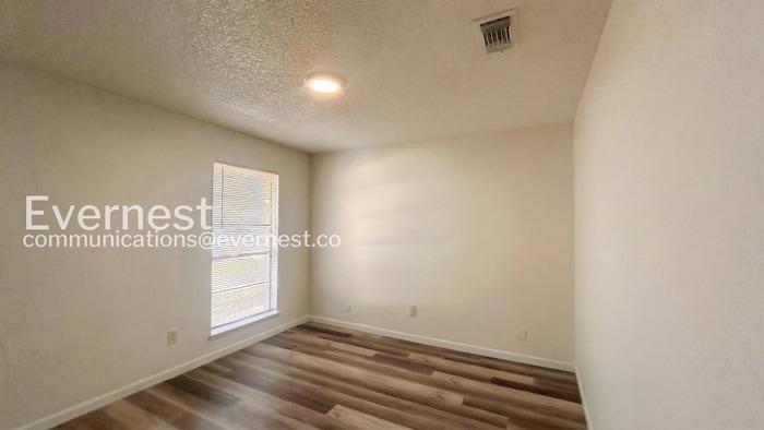 Building Photo - 8311 Shallow Creek Dr