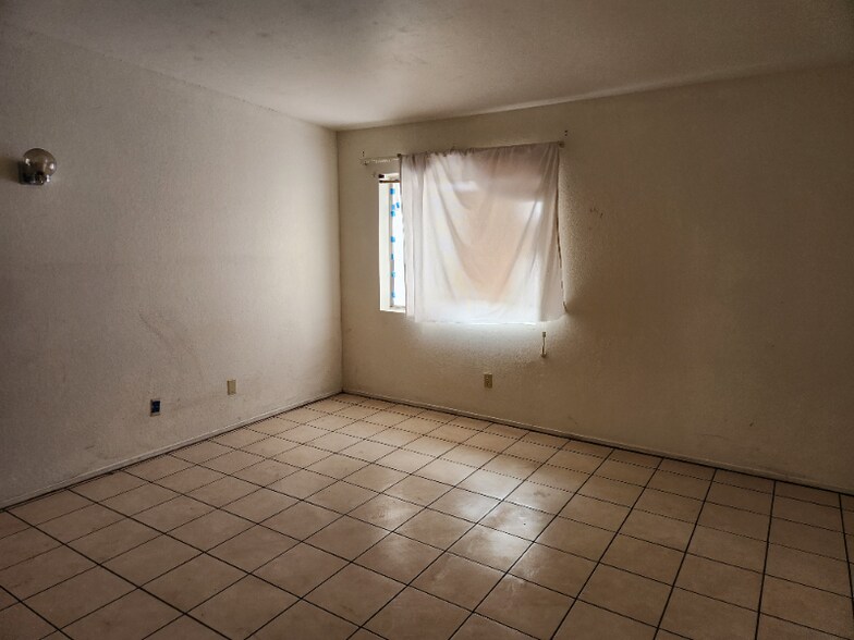 Building Photo - 9660 E Quail Pl