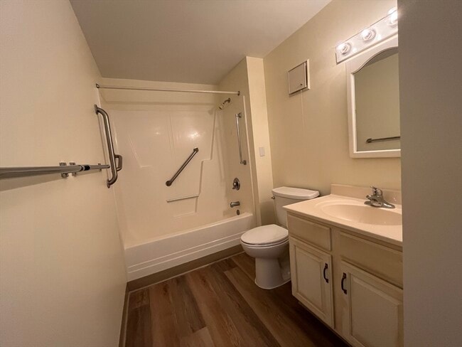 Building Photo - 324 Washington St