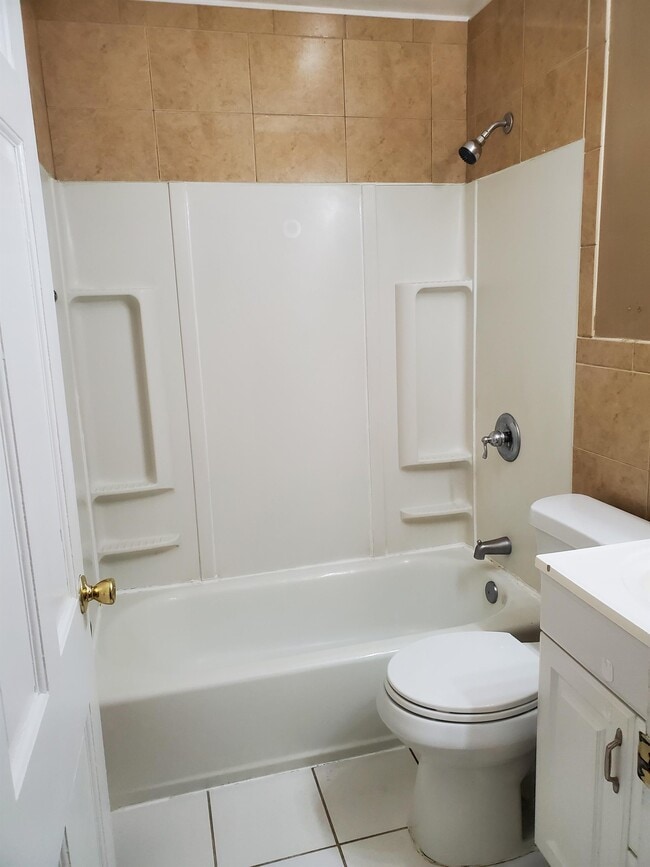 Building Photo - 6040 Cascade Dr