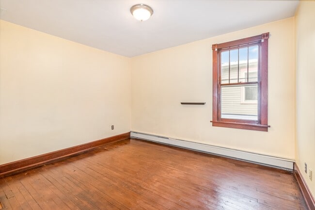 Building Photo - 429 S Pitt St