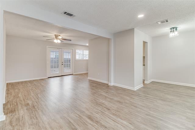 Primary Photo - 822 N Throckmorton St