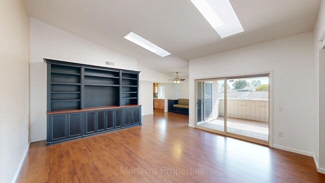 Building Photo - Beautiful Second-Floor Condo in the Desirable 55+ Huntington Landmark Community