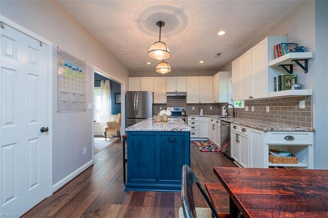 Building Photo - 1500 Ashburn Ct