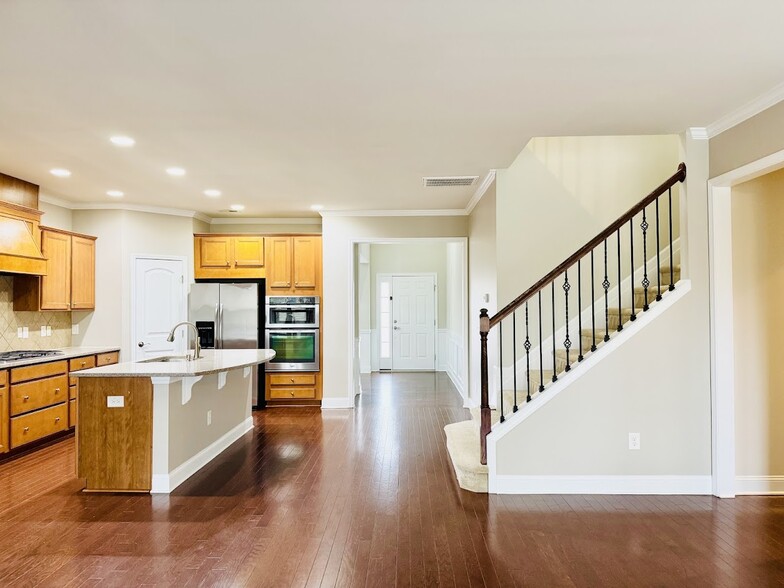 Foyer - 3408 Schooner Dr