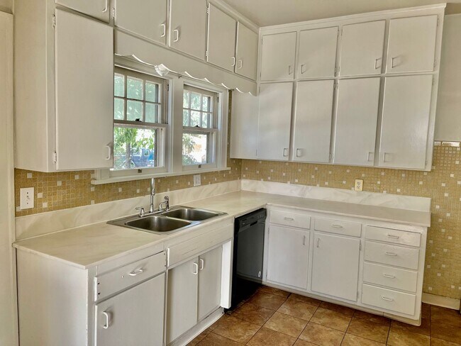 Building Photo - 1861 11th Ave