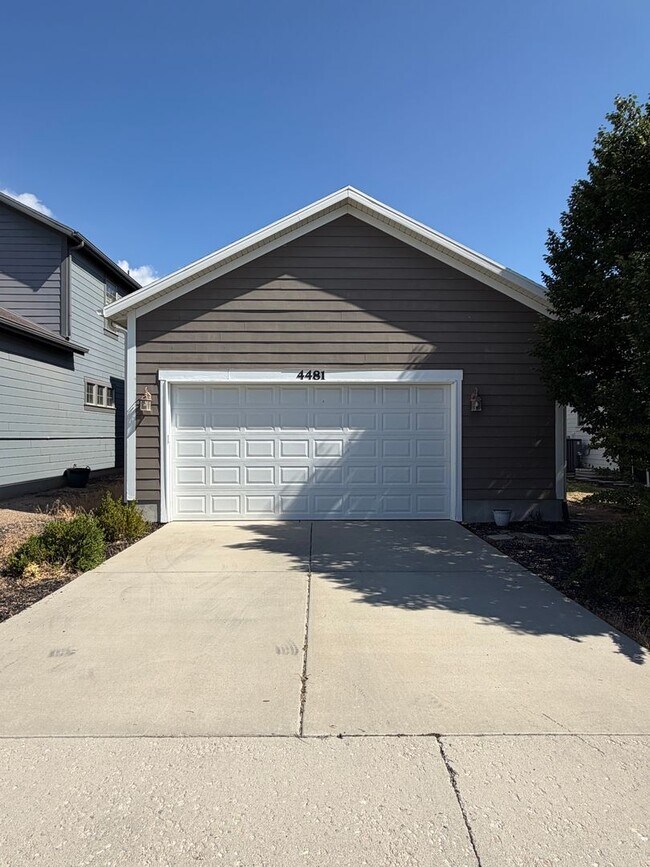 Building Photo - 4481 Iron Mountain Dr