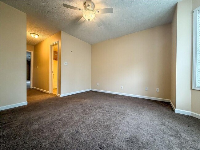 Building Photo - 2711 Highland Ridge NW