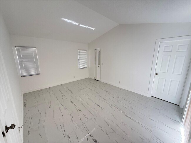 Building Photo - 7400 SW 11th Ct