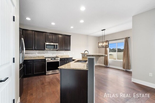 Building Photo - 893 Shirttail Peak Ct