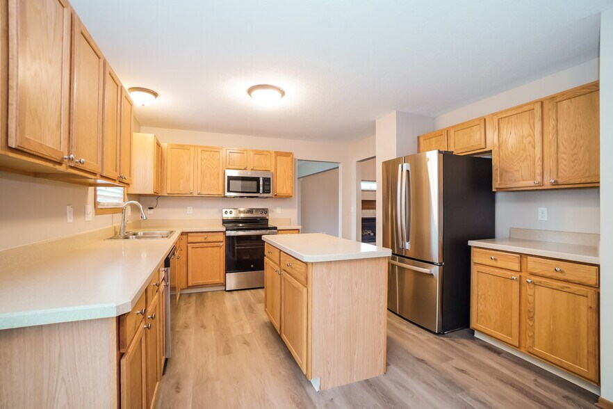 Building Photo - 3175 Weeping Spruce Dr