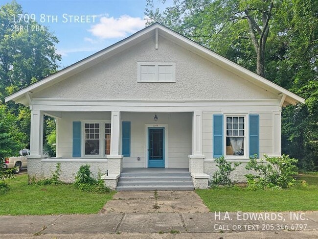 Primary Photo - 1709 8th St