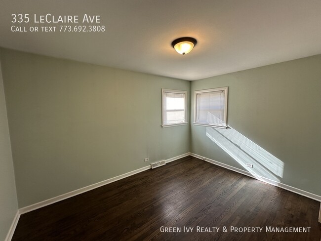 Building Photo - 335 Leclaire Ave