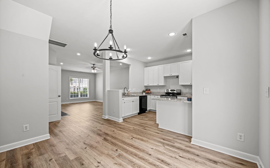 Building Photo - 6058 San Marcos Way
