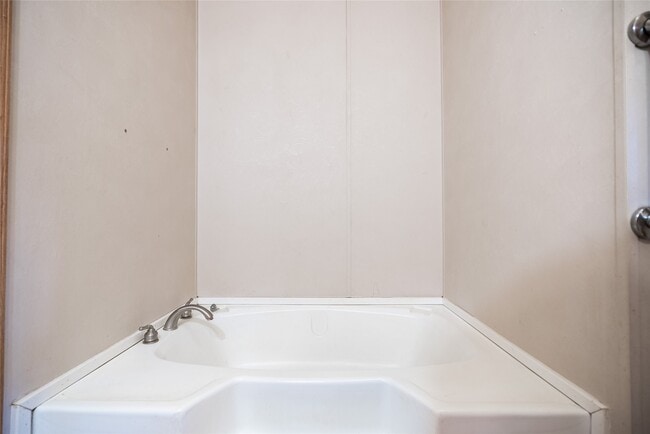 Building Photo - 30620 Vilma Ln