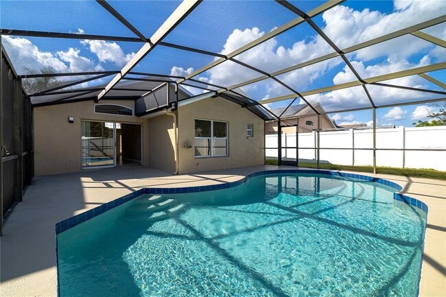 Building Photo - 13237 Greenpointe Dr