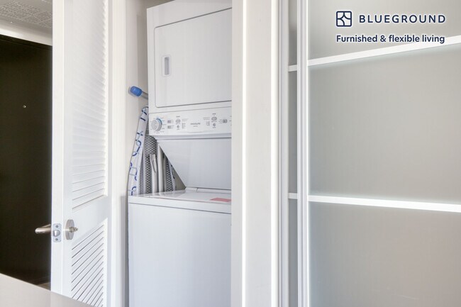 Building Photo - 1539 Purdue Ave