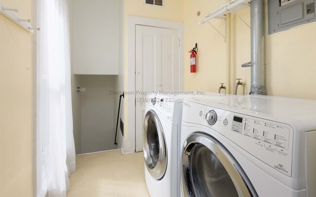 Building Photo - 2312 N Weber St