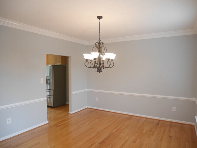 Building Photo - Spacious & Stylish 4-Bedroom Home with Fin...