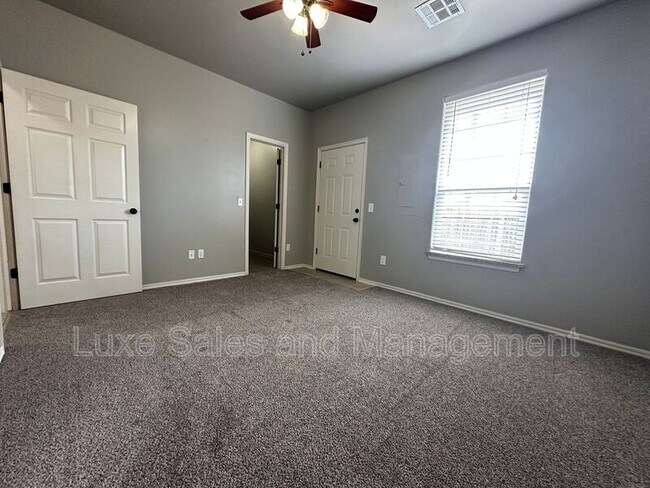 Building Photo - 1316 Garden Gate Dr