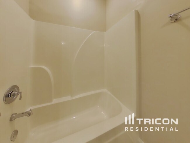 Building Photo - 331 Leyland Crossing