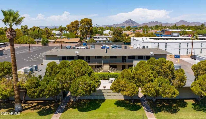 Building Photo - 2326 E Pinchot Ave