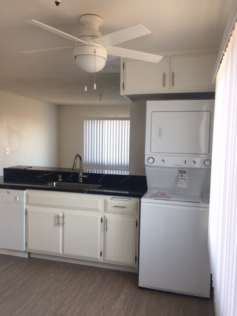 Interior Photo - 11431 Cedar Avenue