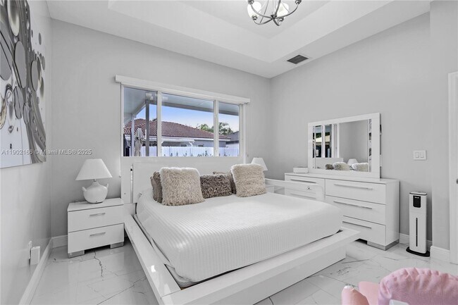 Building Photo - 15822 SW 140th St