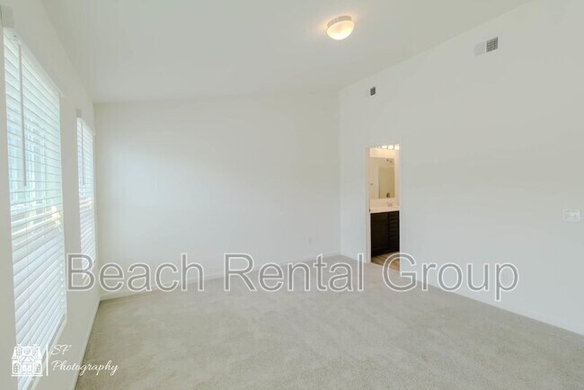 Building Photo - 115 Crescent Wy