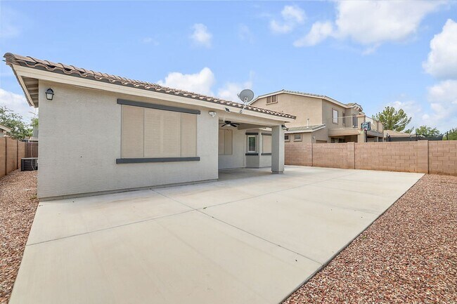 Building Photo - Queen Creek beauty!