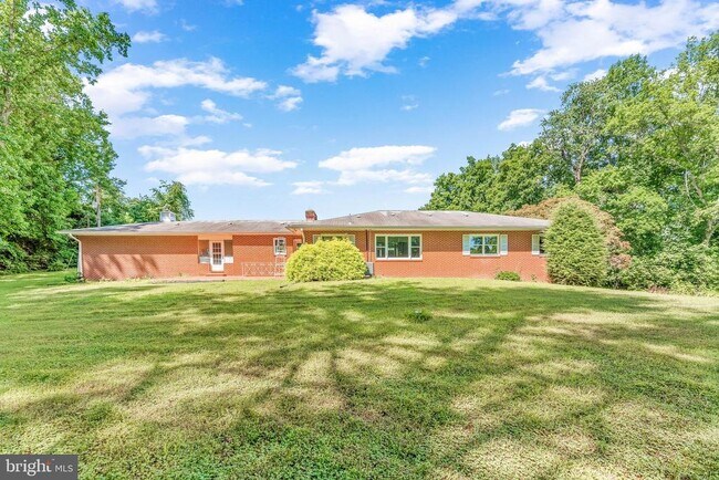 Building Photo - 2535 Solomons Island Rd