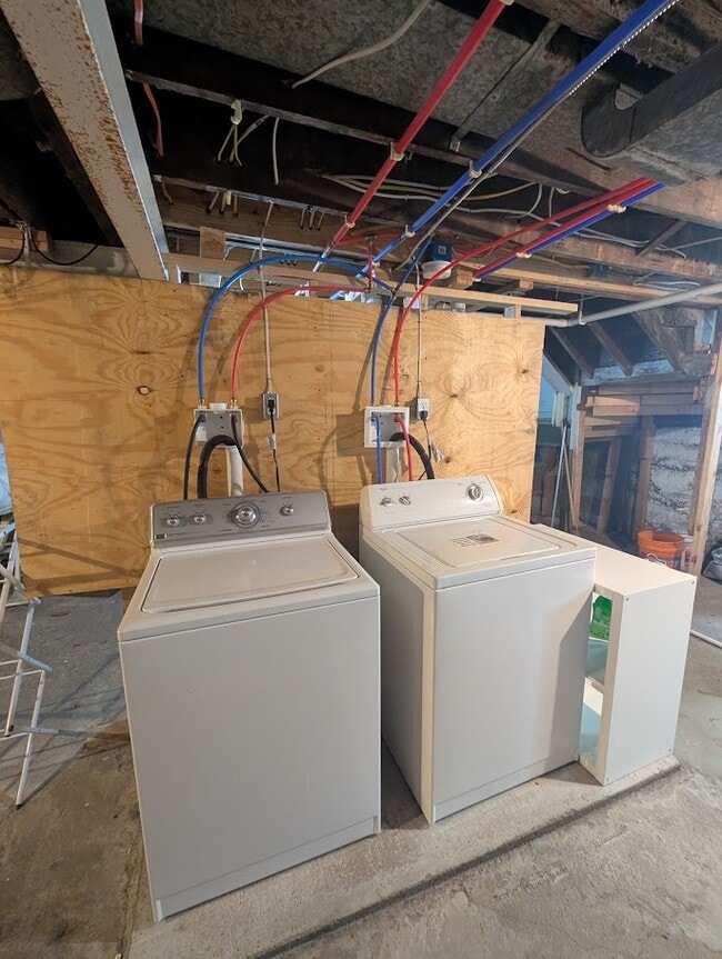 Building Photo - 4231 Swan Ave