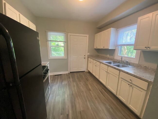 Building Photo - 2 bed house in Davenport