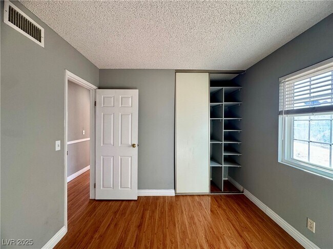 Building Photo - 7018 Montcliff Ave