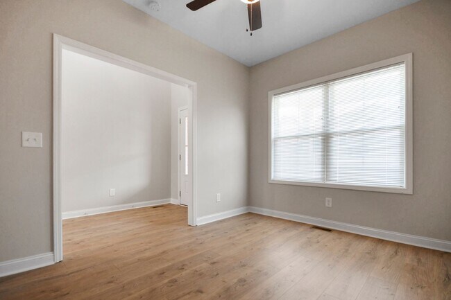 Building Photo - Pet Friendly Four Bedroom!